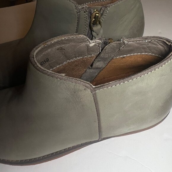 Softwalk Gray Leather Ankle Boots With Side Zipper Womens Size 6M Booties - Picture 7 of 16